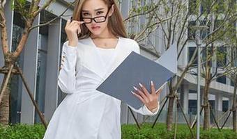 AISS爱丝(黄金版) - 带你领略索菲的最新作品，机械师，工具与创意的对话