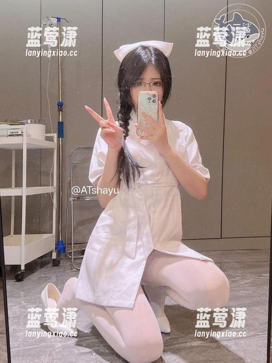 AT鲨 有多少人能把豹纹穿出个性?看AT鲨的原图精选,答案在这里。