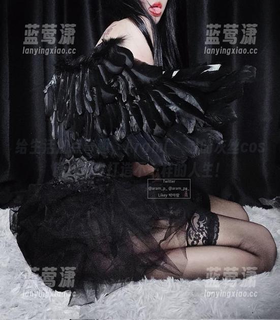 给生活加点奇趣，Aram(아람)的灰丝cos精选为你打造不一样的人生！