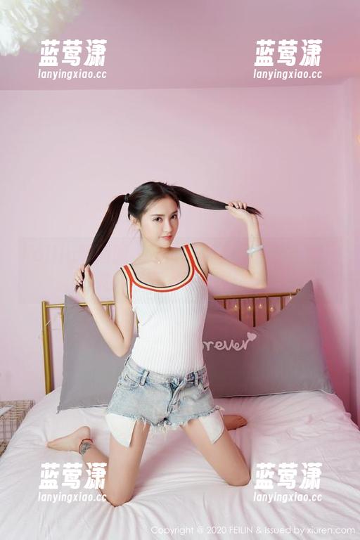 Feilin嗲囡囡 - 不一样的护士形象：娜依灵儿写真资源引发讨论