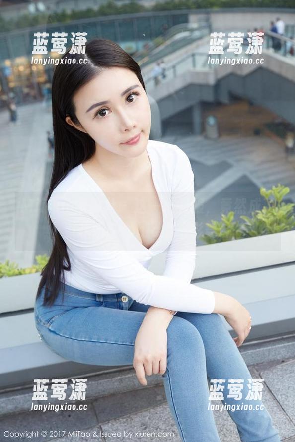 MiiTao蜜桃社 - 这一堆制服，竟然成了索菲娅Sophia的摄影舞台