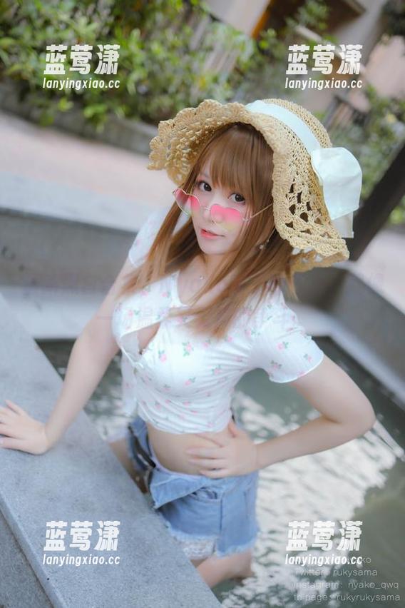 最新黑白合集，Nyako喵子的气息，就像一场温柔又无声的争斗。