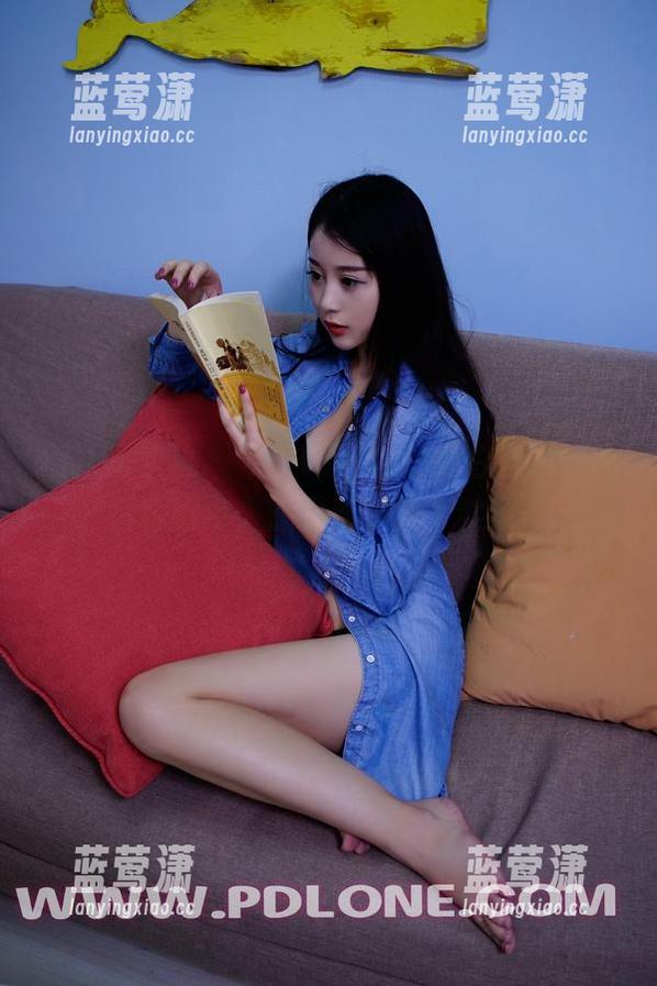 PDL潘多拉 - 可乐Vicky的纯白自拍，高清程度令人想要给她发个奖章！