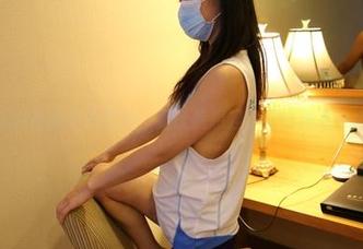 ROSI最新红色蕾丝，竟让我想起小时候那本杂志...