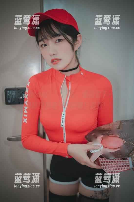 最新Sonson(손손)吊带，值得你下一次喝咖啡时偷偷关注的瞩目资源！