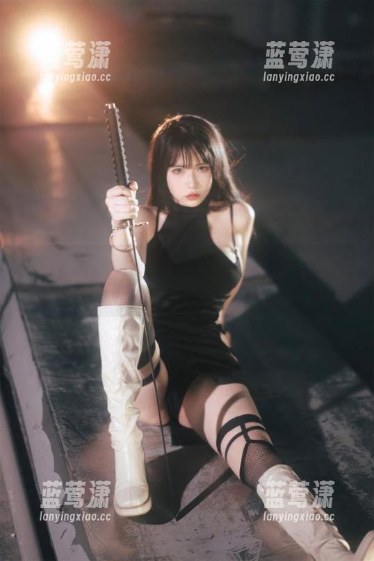 千呼万唤始出来，Tina很妖孽呀姐姐美图图集送上：《看这小动作》！