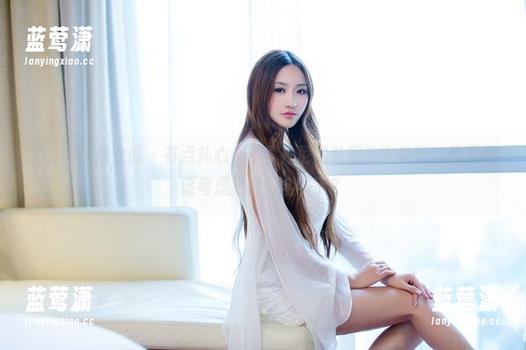 TuiGirl推女郎-王李丹尼 TuiGirl推女郎 - 有点扎心,王李丹尼的私房毛衣美图,是不是该考虑把它们全买下?
