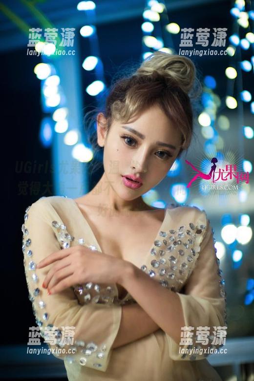 UGirls尤果网 - 温鈊怡的海边作品，让我觉得大海一点都不“进水”，而是馈赠美好的眼光。