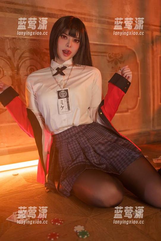 Vinnegal 蕾丝与视线的游戏:来,八卦一下Vinnegal的最新写真秀吧!