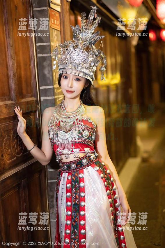 XIAOYU语画界 - 林星阑的泳衣套图，唉，看她把bikini脖带焊接到臀部的设计发型，我实在无法动心。