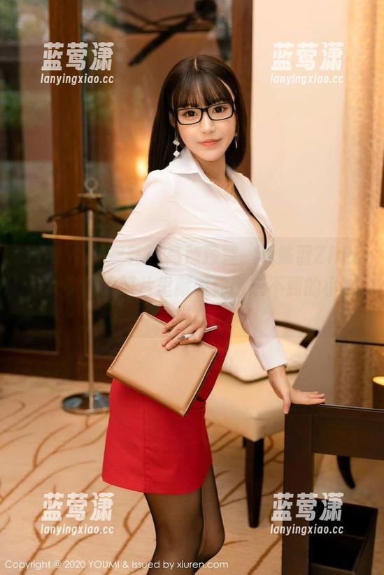 YouMi尤蜜荟-战姝羽Zina YouMi尤蜜荟 - 高辣预警,战姝羽Zina兔女郎高清照片里藏着你意想不到的小心思。
