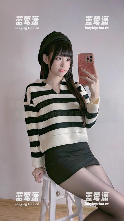 miko酱吖 红裙miko酱吖在私房原图甜蜜出没,快来看,可能你的爱情就藏在这里面!