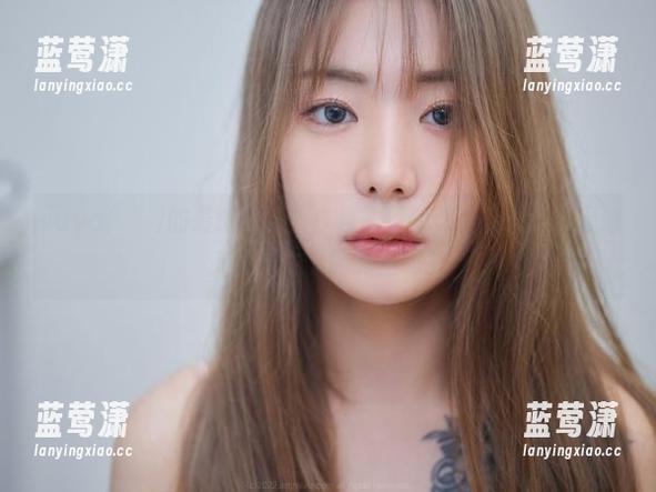 wuyo(우요)的最新更新，白色主题的美图，难道这是进入极简主义的先驱吗？