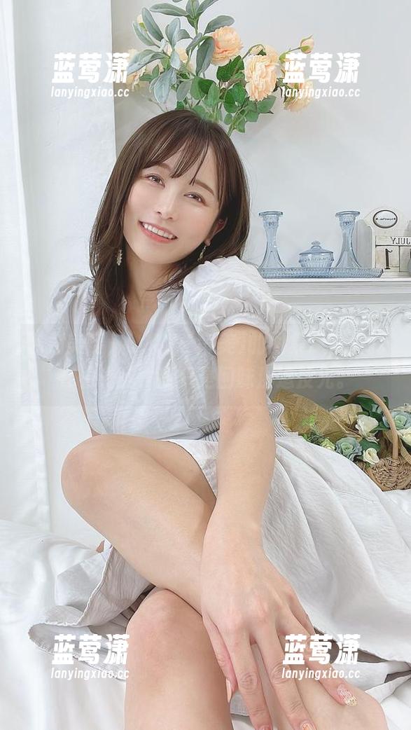 私拍美腿，いくみ(育美)的图集：别说我在看光腿，我只是回味那道反光。