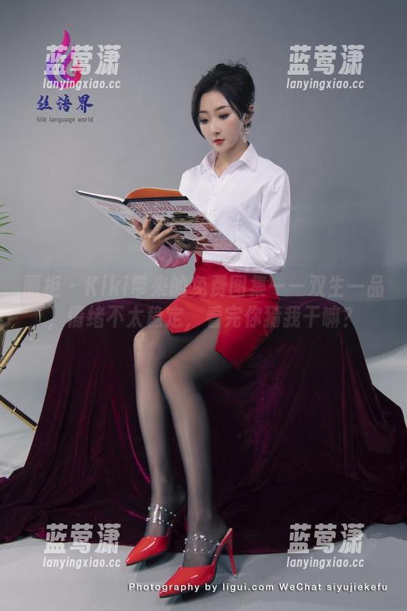 丽柜 - Kiki带来的免费图集——双生一品，情绪不太稳定，看完你猜我干嘛？