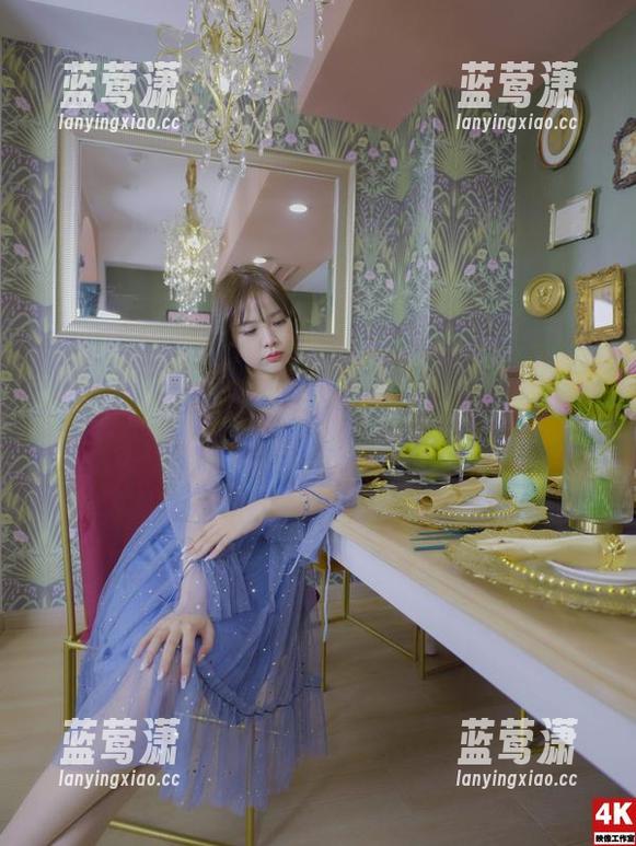 丽柜 - 户外的慕子，最新写真集，像在草地上打滚时无意中遇到了花香。