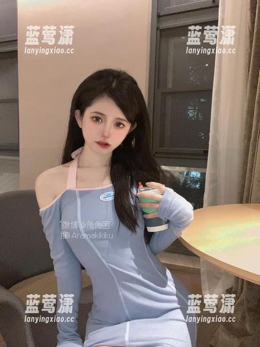 倦倦喵 倦倦喵引领白睡衣趋势,免费图集等你开启慵懒模式!