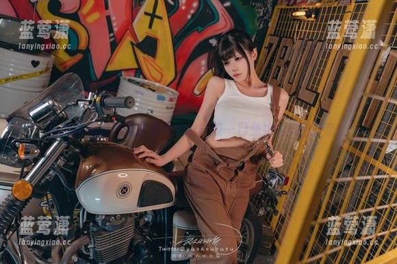 小狗甜心的恋爱告急大戏——咬一口兔娘的美图分享！