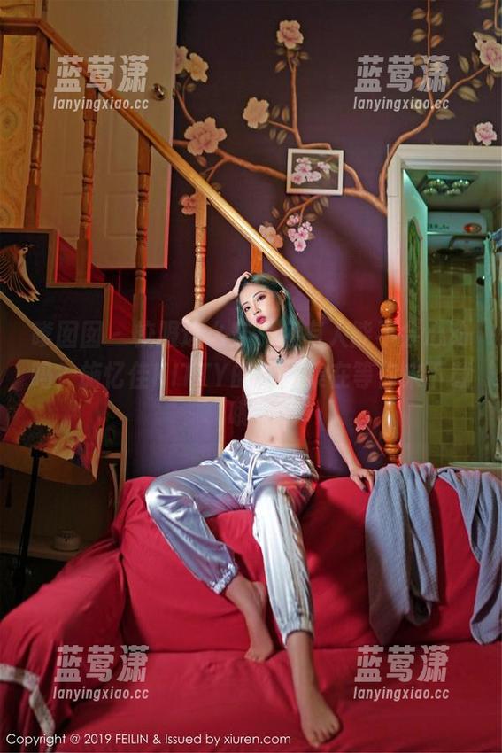 嗲囡囡-施忆佳KITTY 嗲囡囡 - 校服这么穿,还有人能不会心动吗?施忆佳KITTY的作品集在等你来下载哦。
