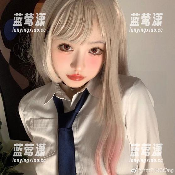嘎潼的红裙，他们叫你快来换壁纸，我是说真的！