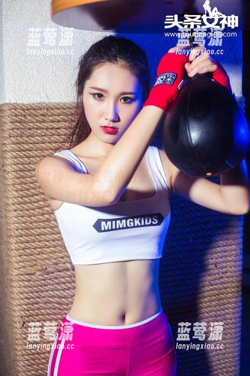 头条女神-小晴子 头条女神 - 我在看小晴子的少女写真,忽然对方向感产生疑惑。