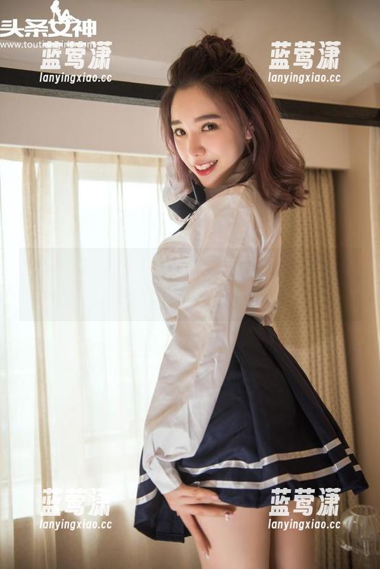 头条女神-小热巴 头条女神 - 小热巴的新美图,谁能拒绝这样一袭白裙呢?