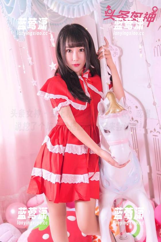 头条女神-松果儿 头条女神 - 穿上松果儿的全套睡衣,或者说挖了个坑自己搭配?一起来尝试呀!