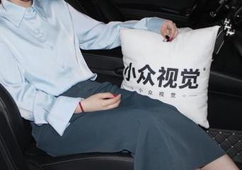 小众视觉 - 精选小薯条的牛仔裤图包：这裤子穿上去，连薯条都羡慕！
