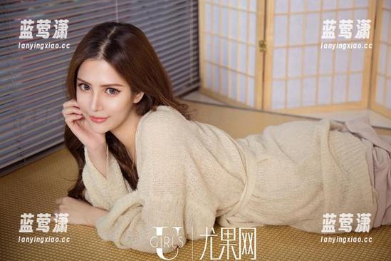 尤果网 - 一组小琪的白衬衫，作品集里的风景很有意思，且听我慢慢道来