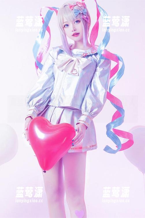 黑丝环绕，尤猫醒醒ovo的写真美得让人有点无可奈何…
