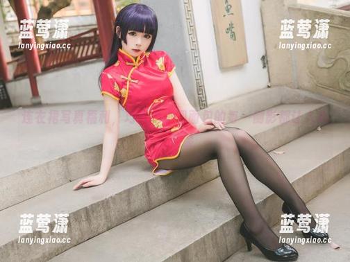 连衣裙写真福利，巧克力小圆面包的每一侧影都让人心中荡漾