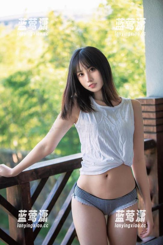 你可别小瞧念雪ww，下载她的美图会让你一整天神清气爽！
