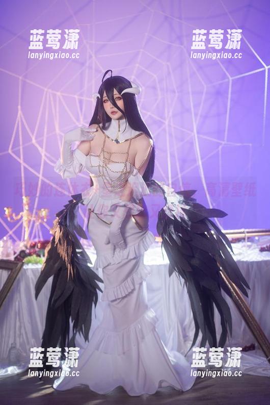 星之迟迟 巧妙的连体衣+星之迟迟的自信,高清壁纸让你又想追又想撞