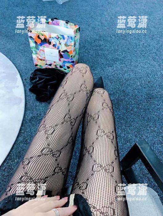 林子喵Lynne 微密圈 - 图片一闪而过,双马尾在林子喵Lynne身上也太吸引眼球了。
