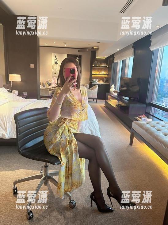 果儿Victoria 微密圈 - 果儿Victoria的裸足,看高清下载本该如此美丽,只是突然有点想吃薯片!