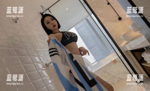 微密圈 - 运动内衣秀，果儿Victoria，你这是在诱惑我们看你的写真吗？