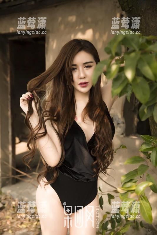 果团网-周大萌 果团网 - 周大萌最新的居家图册,打开是求生欲满格现场吗?