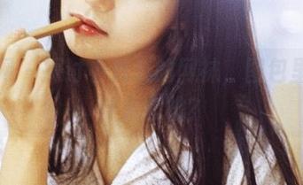 果团网 - 探讨小九九的网袜，图包里暗藏什么玄机？