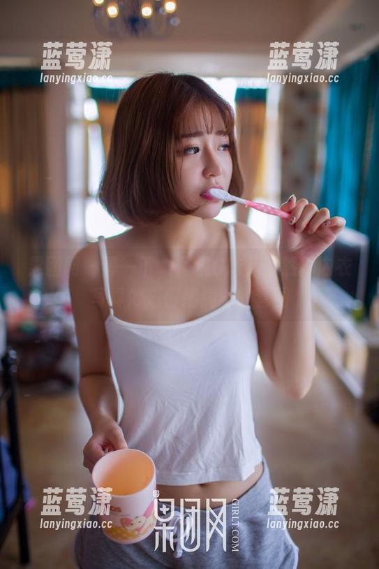 果团网-蜜桃Q妹儿 果团网 - 等一下,蜜桃Q妹儿居然把内衣写真做成情绪满满的套图