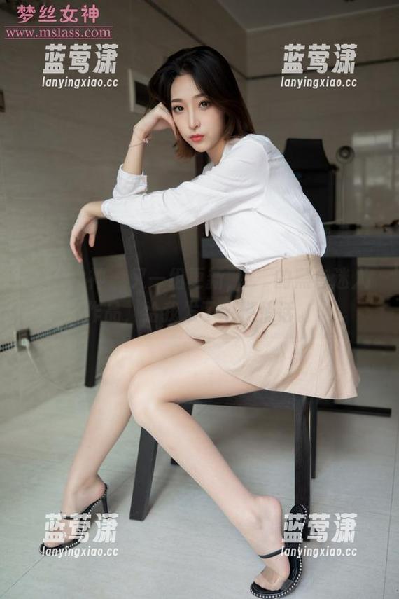 梦丝女神 - 又一组更新，玥玥的黑色迷人作品，给我发了个悄悄话。