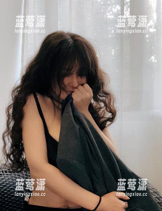 樱晚gigi的照片不收钱？窗纱们争着想被拂动啊！