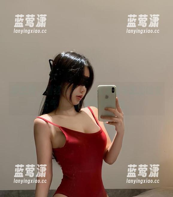 火龙果羊 微密圈 - 看这张图片,火龙果羊透出的女王气息能把宠物都吓跑。