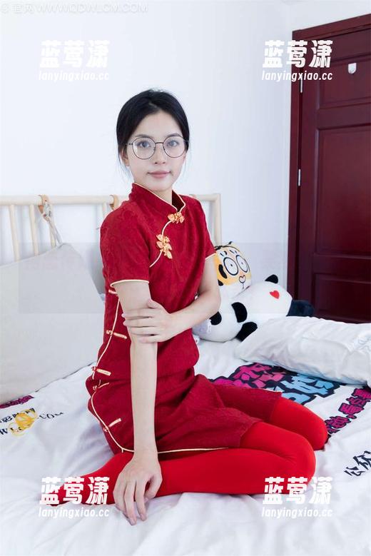 物恋传媒 - 小茶的红裙写真，果然红得发紫…套图收藏必备！
