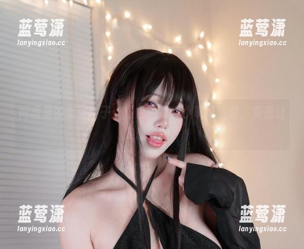 狐洛洛子 网盘里的狐洛洛子:粉色的那点小叽叽喳喳,真是让人想多想。