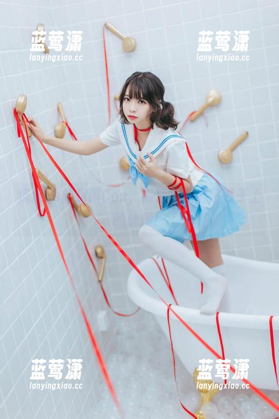 疯猫ss 疯猫ss的制服Cos,高清到能数清领子上的针脚!
