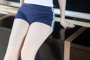 秀人网 - “女仆”？Angela小热巴，就算把眼神藏起来依旧是扫不掉的俏皮感。