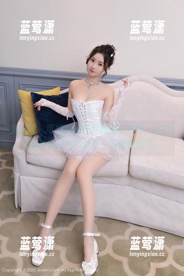 秀人网-MOON嘉依 秀人网 - 可能是热气腾腾的夏日吧,MOON嘉依私房图片透着一股懒散的美。