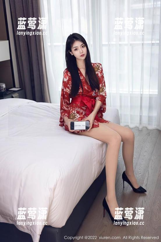 秀人网 - 无圣光、纯自然，周琰琳LIN的女神气质照在这里！