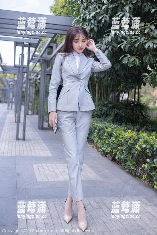 秀人网-子纯儿Annie 秀人网 - 等不及了!子纯儿Annie在线—泳装图集给你夏日降温!