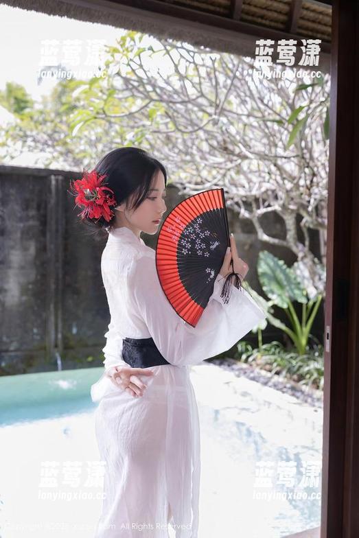 秀人网-陆萱萱cecillia 秀人网 - 陆萱萱cecillia穿礼服,原图和精选都在诉说着优雅,还带点俏皮。